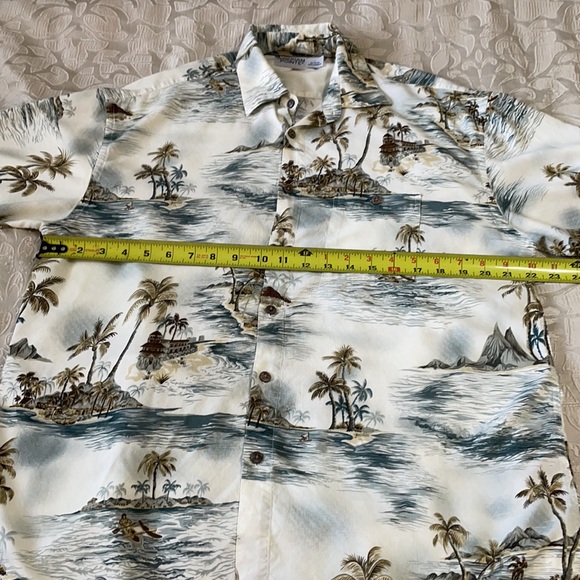 Windham Pointe Men’s L Short Sleeve Tropical button Down - Picture 5 of 11